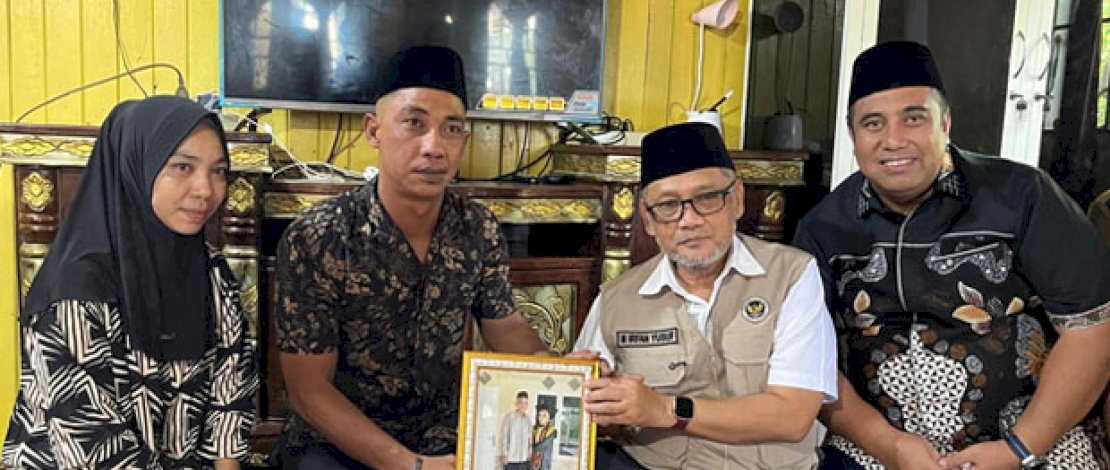 Menteri Haji Takziah ke Rumah Jemaah Maros yang Wafat di Tanah Suci, Tegaskan Negara Hadir untuk Keluarga Haji