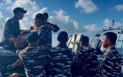 Dua Korban KLM Nurul Salsa 01 Ditemukan Selamat, KRI Marlin-877 Lanjutkan Pencarian Tiga Penumpang Hilang