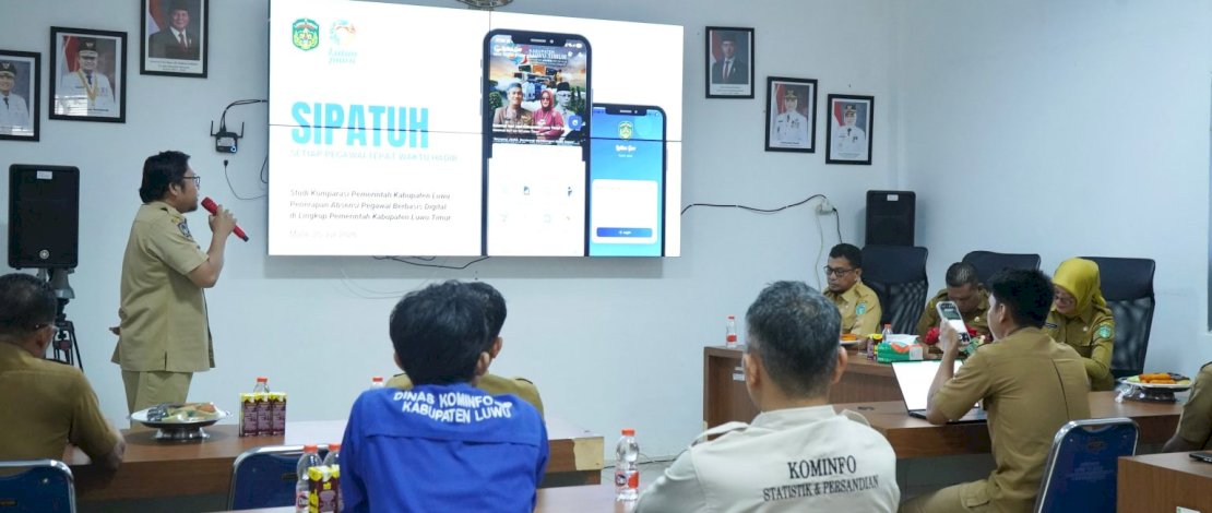 Kunjungan studi komparatif Pemerintah Kabupaten Luwu terkait penerapan absensi digital ASN, yang berlangsung di Aula Media Center Dinas Kominfo SP, Malili, Senin, 20 Juli 2026.
