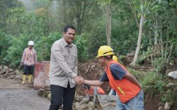 Peduli Petani, Bupati Bantaeng Tinjau Perbaikan Ruas Jalan Biringere