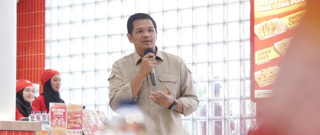 Bupati Bantaeng, M. Fathul Fauzy Nurdin, menghadiri sekaligus meresmikan Grand Opening Lazuna Chicken yang berlokasi di Jl. Raya Lanto, Kelurahan Pallantikang, Kecamatan Bantaeng, Selasa, 21 Juli 2026.