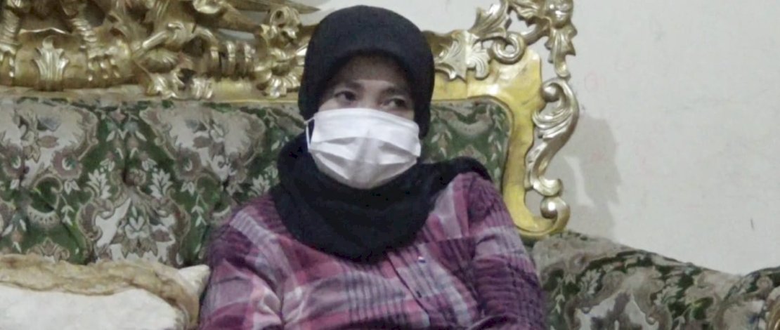 Salah seorang staf Sekretariat DPRD Bone, Anti, yang disebut sebagai orang yang membawa kue ke kantin, memberikan penjelasan berbeda terkait awal mula kejadian.