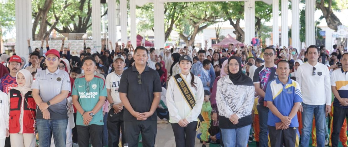 Dalam rangka Hari Anak Nasional, Pemerintah Kabupaten Bantaeng menggelar berbagai kegiatan bertema Sayangi, Lindungi, Bangun Masa Depan, yang berlangsung di Tribun Pantai Seruni, Sabtu, 25 Juli 2026.