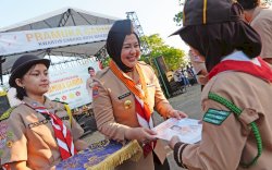 Fatmawati Rusdi Kukuhkan 241 Pramuka Garuda Kwarcab Makassar 