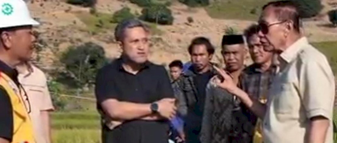 Anggota DPR RI Daerah Pemilihan Sulawesi Selatan I, Hamka B Kady, meninjau langsung progres pembangunan jembatan gantung di Desa Paitana, Kabupaten Jeneponto.