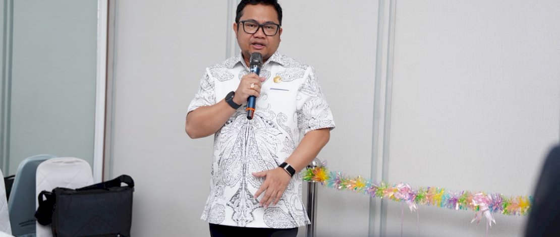 Wakil Bupati Gowa, Darmawangsyah Muin, meresmikan Galeri Mini Dekranasda yang berlokasi di Kantor Dinas Perdagangan dan Perindustrian (Perdastri) Kabupaten Gowa, Rabu, 29 Juli 2026.