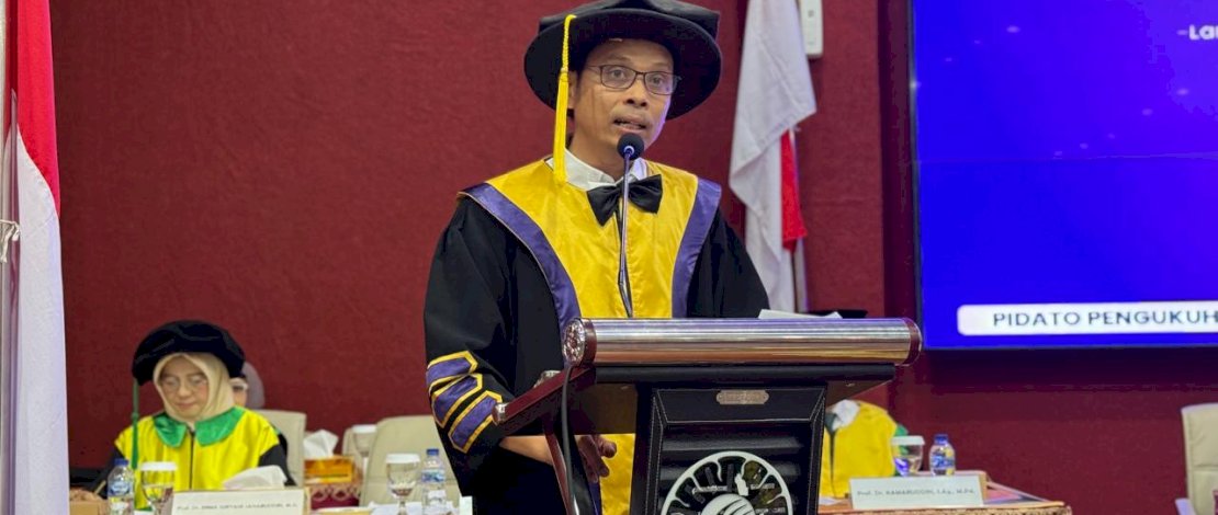Prof. Dr. Sultan, S.Pd., M.Pd., resmi dikukuhkan sebagai Guru Besar dalam Bidang Pendidikan Bahasa Indonesia pada Sidang Terbuka Luar Biasa Senat Universitas Negeri Makassar (UNM) yang berlangsung di Gedung Teater Menara Pinisi UNM, Gunungsari, Kamis, 30 Juli 2026.