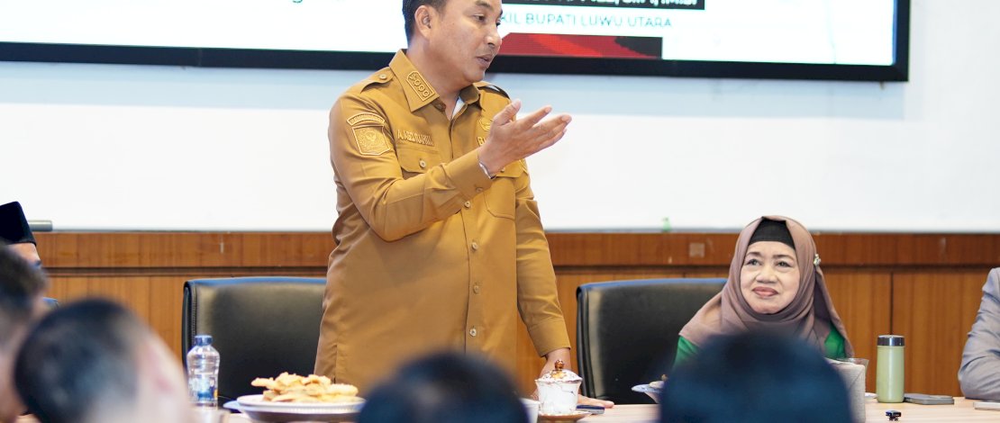 Bupati Luwu Utara, Ir. Andi Abdullah Rahim, S.T., menerima kunjungan silaturahmi dari Yayasan Wakaf Universitas Muslim Indonesia (UMI) bersama PT Marlip Indo Mandiri (MIM), di Command Centre Kantor Bupati Luwu Utara, Selasa, 28 Juli 2026.