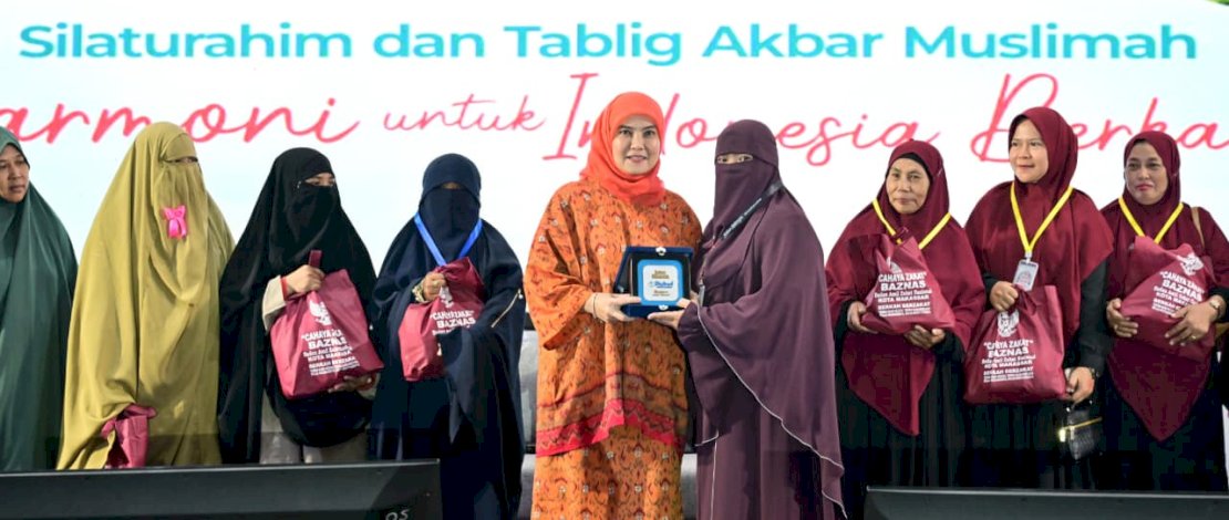 Wakil Wali Kota Makassar Serahkan Bantuan Pangan Gratis pada Rangkaian Muktamar V Wahdah Islamiyah