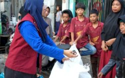 Ketua RT Rappokalling Bagikan Rahasia Sukses Pilah Sampah, Warga Dapat Sembako dari Bank Sampah