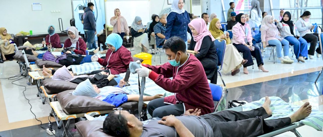 Semarak HUT ke-102, Perumda Air Minum Makassar dan Karang Taruna Gelar Donor Darah