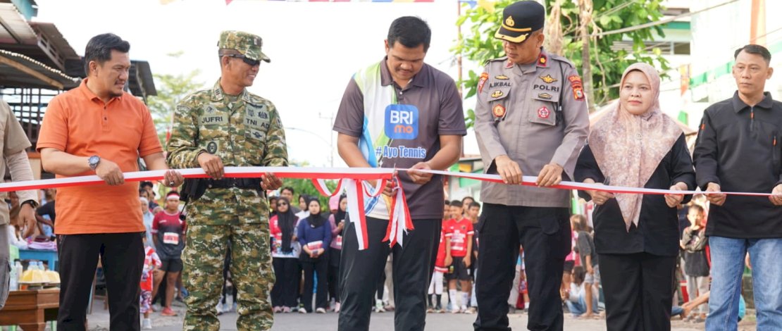 Bupati Bantaeng, M. Fathul Fauzy Nurdin, secara resmi membuka kegiatan Semarak Hari Ulang Tahun (HUT) ke-81 Kemerdekaan Republik Indonesia yang dirangkaikan dengan Peresmian Gapura Kampung Bissampole dan pelaksanaan Fun Run Bissampole 2026.