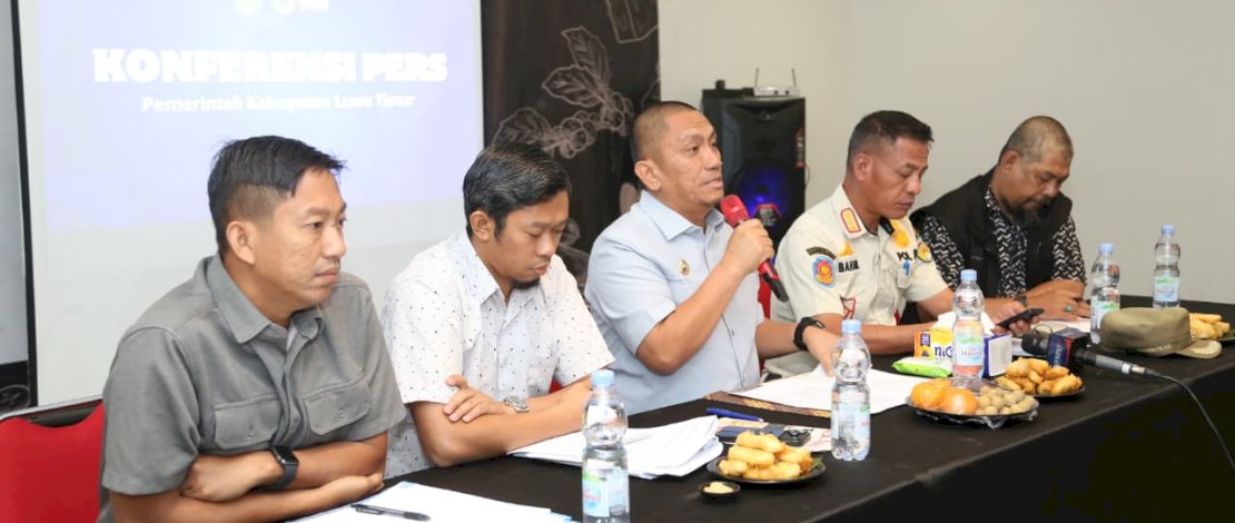 Konferensi pers Pemerintah Kabupaten Luwu Timur, yang berlangsung di Kopitiam, Jl. Hertasning, Makassar, Jumat, 7 Agustus 2026.