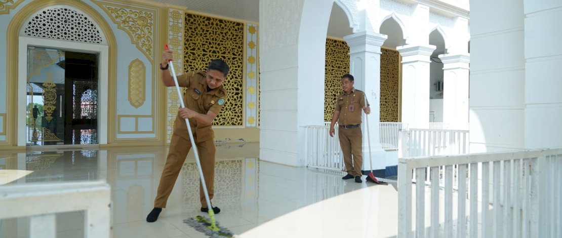 Pemerintah Kabupaten Luwu Timur ikut berpartisipasi dalam kegiatan Gerakan Bersih-Bersih Masjid (GEBER MAS) yang diinisiasi oleh Kementerian Agama Luwu Timur, sebagai upaya mendukung dan menyukseskan program prioritas Presiden dan Asta Cita Kementerian Agama.
