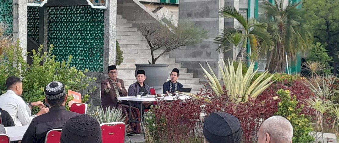 Yayasan Islamic Center Al Markaz Al-Islami kembali menggelar Ngobrol Keumatan dan Kebangsaan Al-Markaz (Ngobras) dengan mengangkat tema "Tiga Wajah Ekonomi Umat: Mafia, Rentenir dan Syariah".

