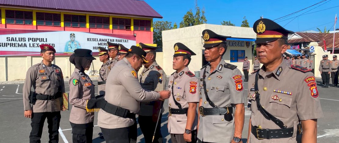 Kapolres Kepulauan Selayar AKBP Didid Imawan, memimpin langsung upacara serah terima jabatan dan pelantikan sejumlah pejabat di lingkungan Polres Kepulauan Selayar, Rabu, 12 Agustus 2026.
