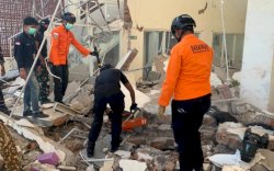Gempa Flores: 33 Orang Meninggal, 23 Luka-luka, Empat Warga Masih Terjebak