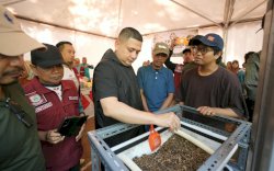 Jelajah Sampah Titik ke-14, Appi-Melinda Ajak Warga Pilah Sampah sebagai Gerakan Bersama