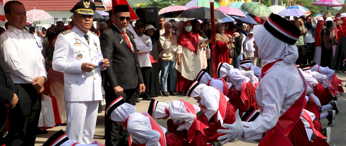 Wakil Bupati Luwu Utara Lepas Gerak Jalan Merdeka di Kecamatan Masamba