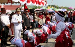 Wakil Bupati Luwu Utara Lepas Gerak Jalan Merdeka di Kecamatan Masamba