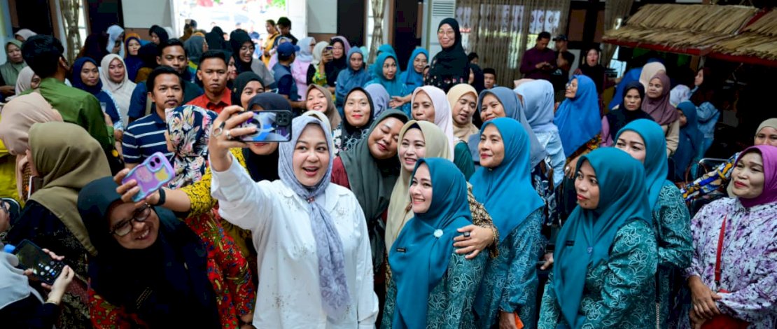 Wagub Sulsel Buka Pelatihan Perempuan dan Serahkan Dukungan Usaha bagi UPPKA Jeneponto dan Takalar