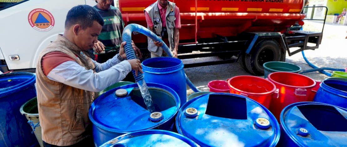 Pemprov Sulsel Salurkan Air Bersih untuk Warga Terdampak Kekeringan di Maros