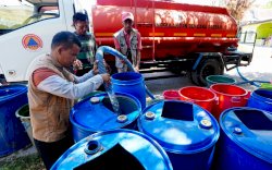 Pemprov Sulsel Salurkan Air Bersih untuk Warga Terdampak Kekeringan di Maros