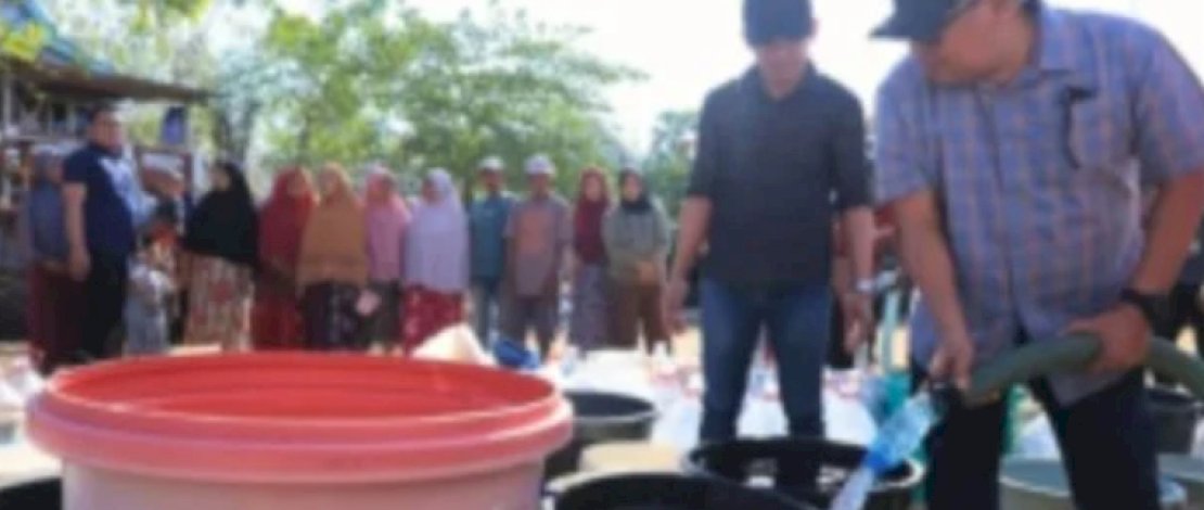 Minggu Pagi yang Tak Biasa: Bupati Takalar Pilih Berdiri di Antrean Air, Bukan di Ruang Rapat