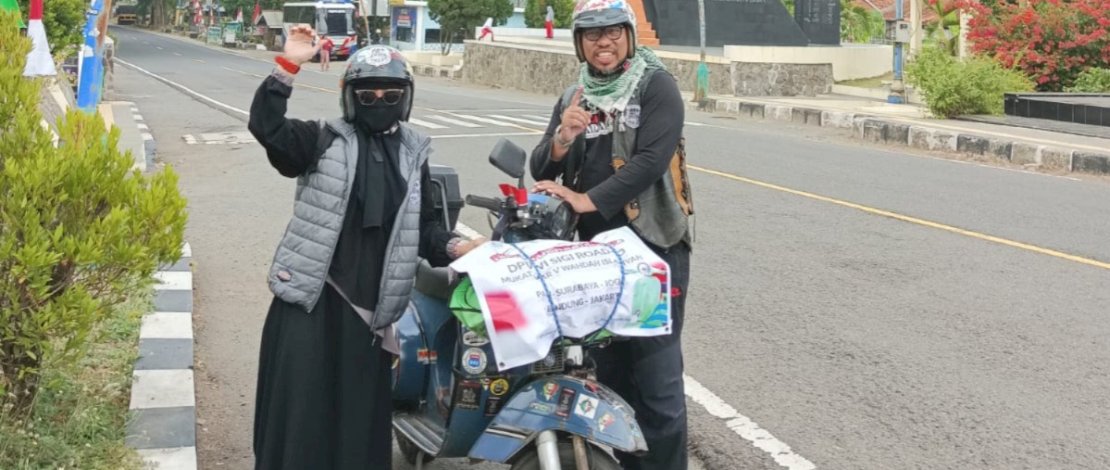 Kisah Cinta dan Dakwah di Atas Vespa: Pasutri Sigi Tempuh Jalur Lintas Pulau Demi Hadiri Muktamar V Wahdah Islamiyah
