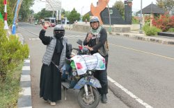 Kisah Cinta dan Dakwah di Atas Vespa: Pasutri Sigi Tempuh Jalur Lintas Pulau Demi Hadiri Muktamar V Wahdah Islamiyah