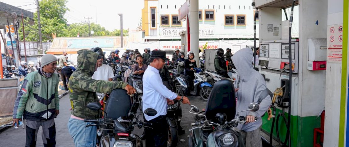Gubernur Sulawesi Selatan Andi Sudirman Sulaiman. Saat melakukan inspeksi mendadak (sidak) di salah satu SPBU di Jalan AP Pettarani, Kamis (10/9/2026), 