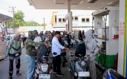 Sidak SPBU Pettarani, Andi Sudirman Bongkar Penyebab Antrean BBM Mengular
