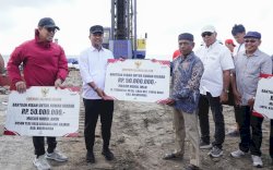 Pemprov Sulsel Kucurkan Rp17 Miliar untuk Bulukumba, Rp8 Miliar untuk Masjid Terapung Pantai Merpati