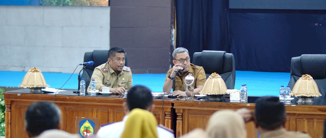 Kelangkaan Bahan Bakar Minyak (BBM) yang terjadi di sejumlah wilayah menjadi salah satu perhatian utama Pemerintah Kabupaten Jeneponto dalam kegiatan Coffee Morning bersama seluruh perangkat daerah lingkup Pemkab Jeneponto, Senin, 14 September 2026.