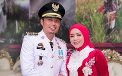 Catat Sejarah! Pertama di Indonesia, Pasangan Suami Istri Pimpin Dua Parpol Berbeda di Enrekang