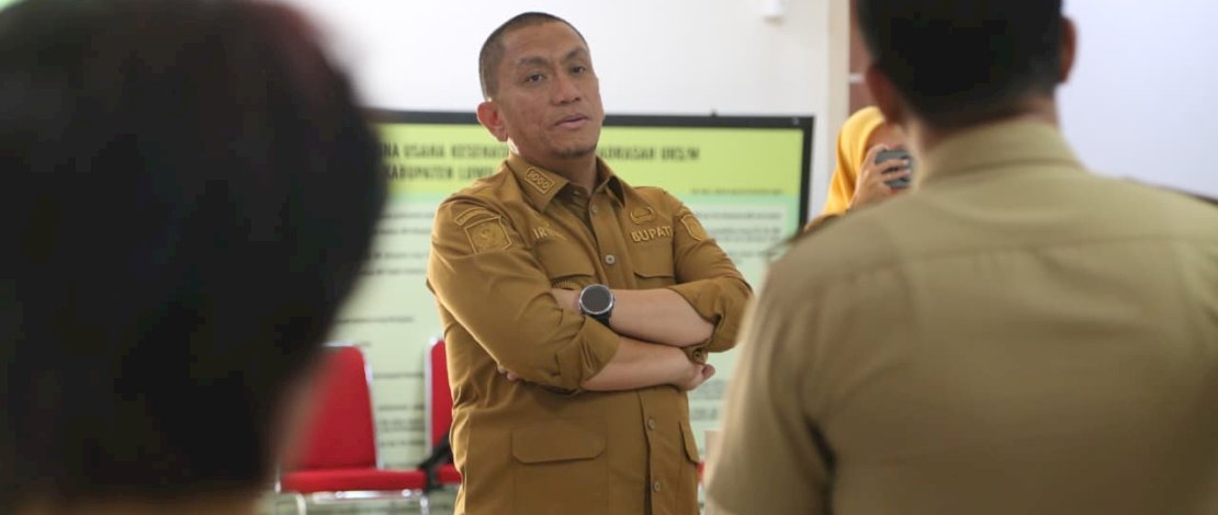 Bupati Luwu Timur, Irwan Bachri Syam, melakukan inspeksi mendadak ke Sekretariat Daerah untuk mengecek langsung kehadiran dan semangat kerja ASN di tiap bagian.