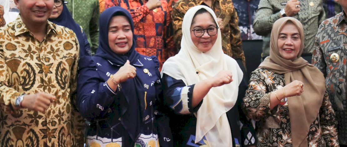 Wakil Bupati Luwu Timur, Puspawati Husler, saat menghadiri Rapat Koordinasi (Rakor) Pertumbuhan Ekonomi Wilayah Sulawesi Tahun 2026 yang berlangsung di Ruang Pola Kantor Gubernur Sulawesi Selatan, Kota Makassar, Jumat, 18 September 2026.