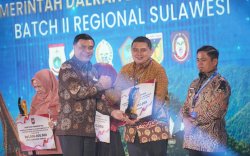 Wali Kota Makassar Diganjar Dua Penghargaan Kemendagri, Terbaik Layanan Pendidikan dan Hunian Layak