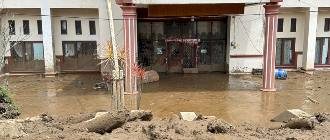 Dampak bencana banjir bandang dan galodo yang menerjang wilayah Kabupaten Solok, Sumatera Barat, memperlihatkan kondisi yang sangat memprihatinkan.