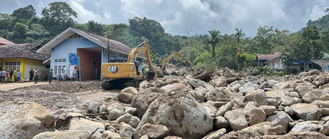 Dampak bencana banjir bandang dan galodo yang menerjang wilayah Kabupaten Solok, Sumatera Barat, memperlihatkan kondisi yang sangat memprihatinkan.