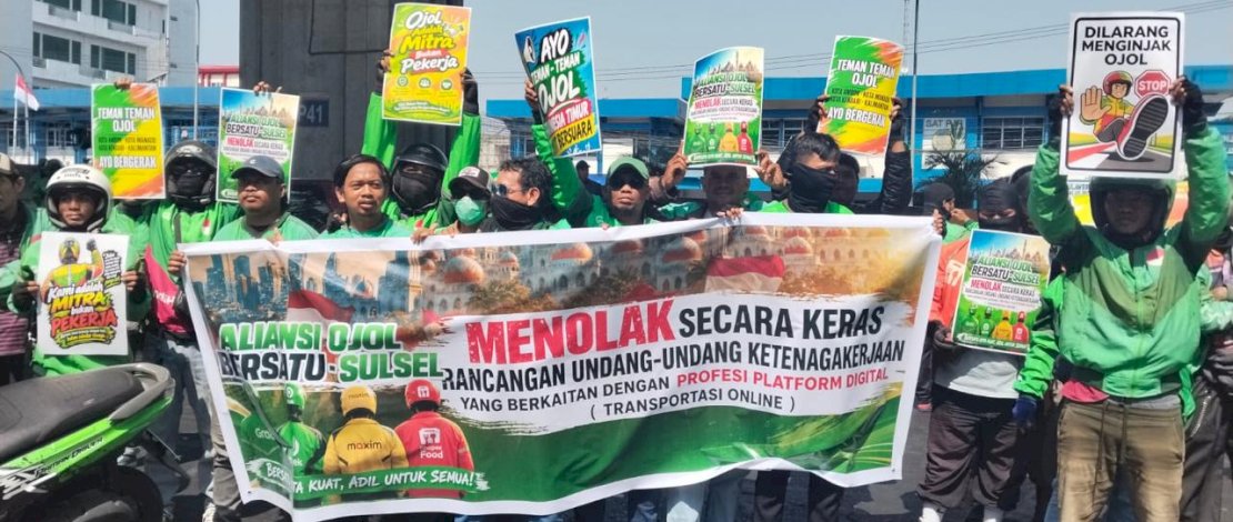 Tolak Perubahan Status Jadi Pekerja, Ratusan Ojol Demo di DPRD Sulsel