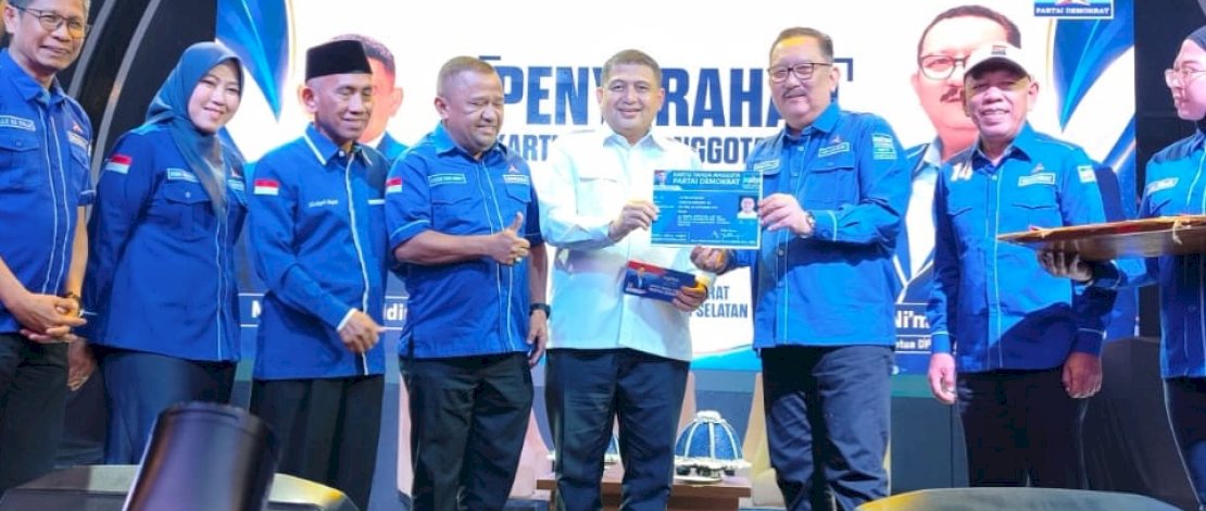 Wali Kota Makassar, Munafri Arifuddin alias Appi, resmi bergabung dengan Partai Demokrat setelah meninggalkan Partai Golkar.