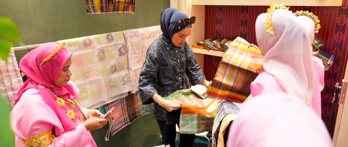 Dari Cora&rsquo; La&rsquo;ba hingga Sarung Basah, Dekranasda Makassar Bawa Ragam Kriya ke INACRAFT 2026