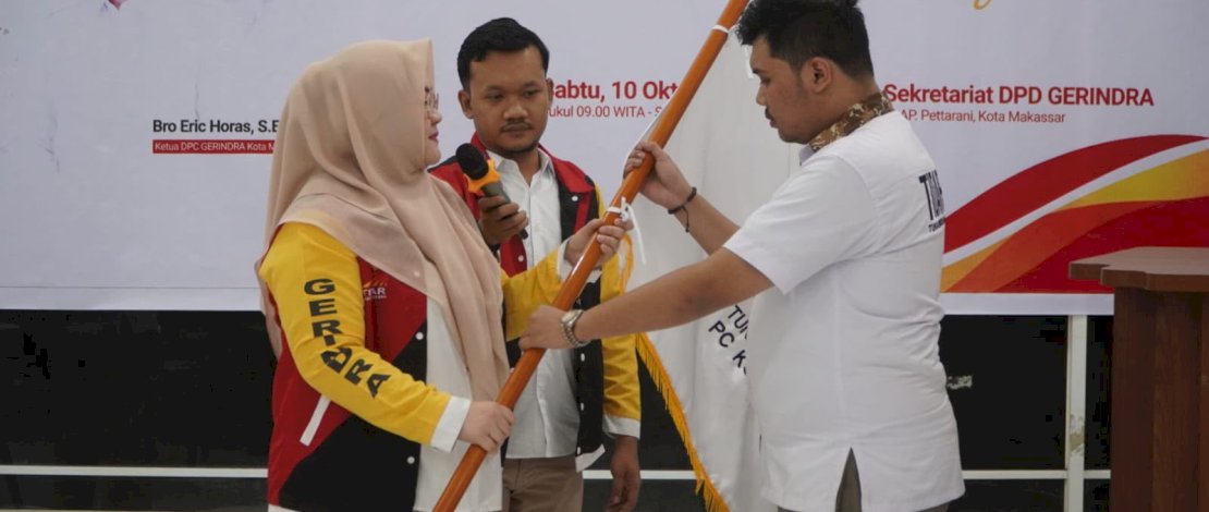 M. Ikhsan Rabbani Irman YL resmi dikukuhkan langsung oleh Ketua Pengurus Daerah (PD) TIDAR Sulawesi Selatan, Hj. Vonny Ameliani Suardi, S.E., M.H. sebagai Ketua Pimpinan Cabang (PC) Tunas Indonesia Raya (TIDAR) Kota Makassar pada Sabtu malam, 10 Oktober 2026.