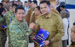 Bupati Bantaeng Terima Brevet Kehormatan Hiperbarik dari TNI Angkatan Laut