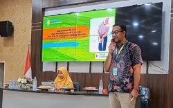 Sekolah Lansia Sipakalebbi Makassar Bekali Peserta Edukasi Kesehatan Sendi