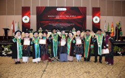 Wisuda ke-22 UCM Makassar: Cetak 3.159 Alumni, Mahasiswa Baru Melonjak 47 Persen