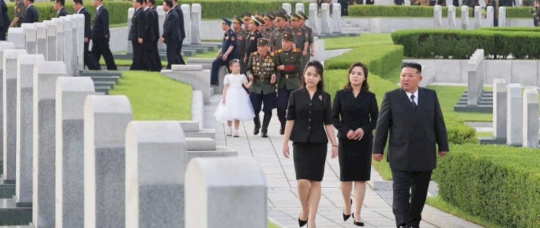 Kabar Kematian Kim Jong Un Belum Terbukti, Media Korut Rilis Foto Terbarunya