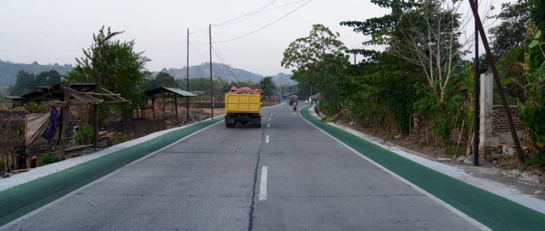 Ruas jalan Burung-Burung&ndash;Bili-Bili sepanjang 6,95 kilometer di Kecamatan Pattallassang, Kabupaten Gowa, Rabu (21/10/2026).
