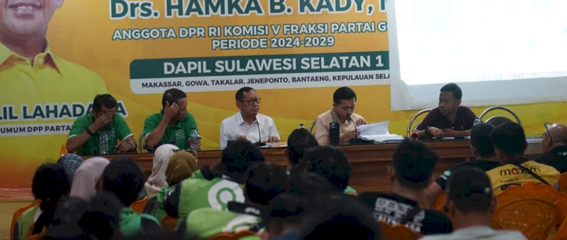 Anggota Komisi V DPR RI dari Fraksi Partai Golkar, Hamka B Kady, menggelar pertemuan dan diskusi bersama komunitas ojek online (ojol) Kota Makassar, Sulawesi Selatan, Rabu, 21 Oktober 2026.
